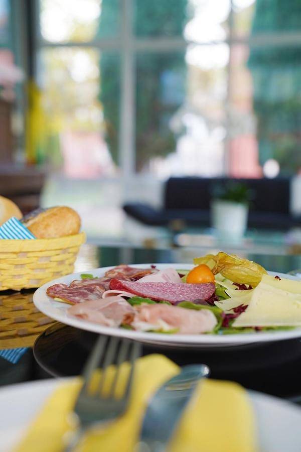 Hotel für 2 Personen, mit Balkon und Terrasse sowie Garten und Ausblick in Bad Krozingen - 4