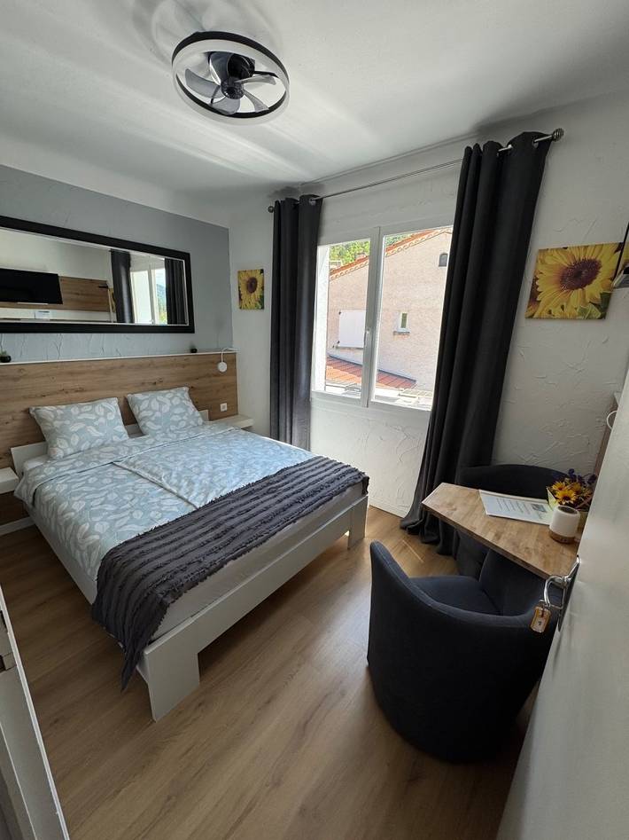 Ferienwohnung für 2 Personen, mit Ausblick und Terrasse sowie Garten in Castellane - 2