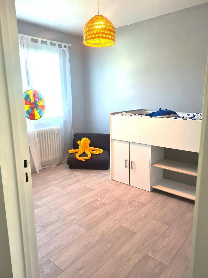 Location de vacances pour 5 personnes, avec terrasse ainsi que vue et jardin, animaux acceptés dans Blamont (Doubs) - 4