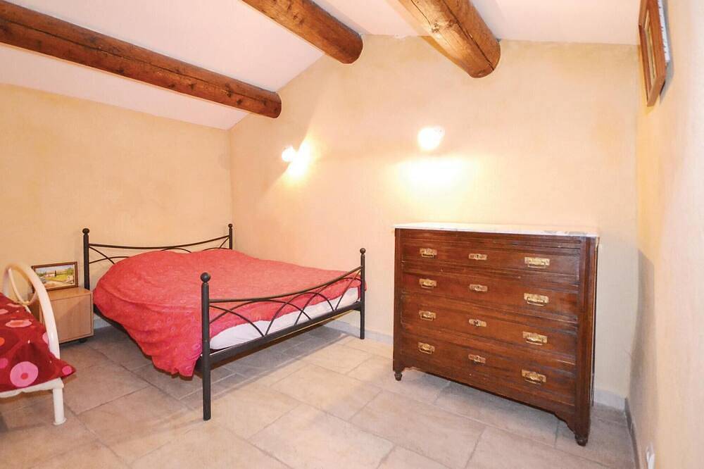 Acogedora casa en Apt con Wifi in APT, Parque natural regional del Luberon