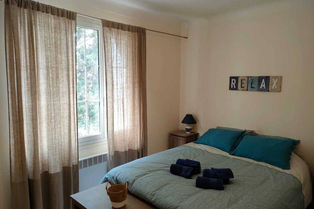 Air-conditioned family home with swimming pool, near L'Isle-sur-la-Sorgue  in Lagnes, Parque natural regional del Luberon