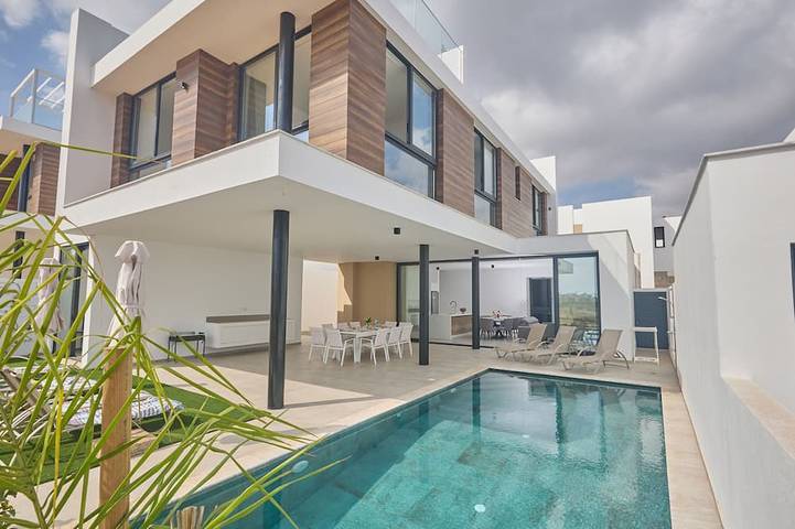 Gîte pour 11 personnes, avec balcon et jardin