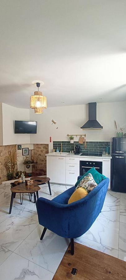 One-Bedroom House in Duravel, Quercy