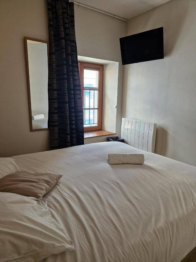 Hôtel pour 2 personnes, avec terrasse, animaux acceptés à Saint-Antoine-l'Abbaye - 3