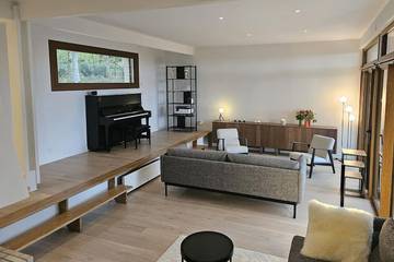 Location de vacances pour 8 personnes, avec piscine ainsi que vue et jardin à Saint-Gatien-des-Bois