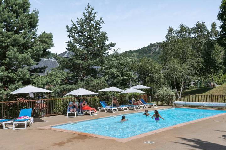 Gîte pour 2 personnes, avec balcon et piscine, adapté aux familles à Ax-les-Thermes - 4