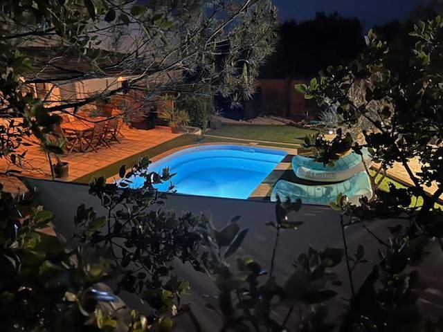 Villa pour 8 personnes, avec vue ainsi que jardin et piscine à Venelles - 4