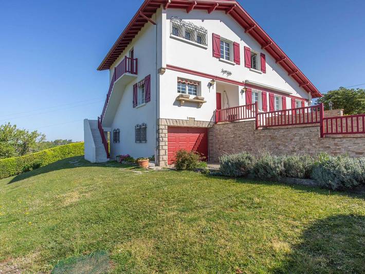 Appartement de vacances pour 8 personnes, avec jardin