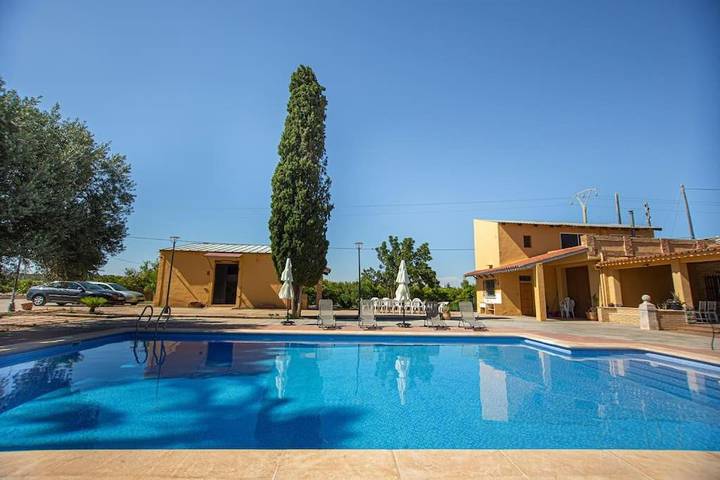 Casa rural para 13 personas, con Terraza y Jardín además de Piscina y Vistas en Monserrat - 4