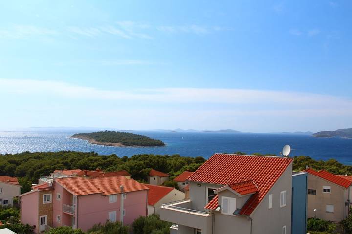 Ferienwohnung für 3 Personen, mit Balkon/Terrasse in Primosten - 2