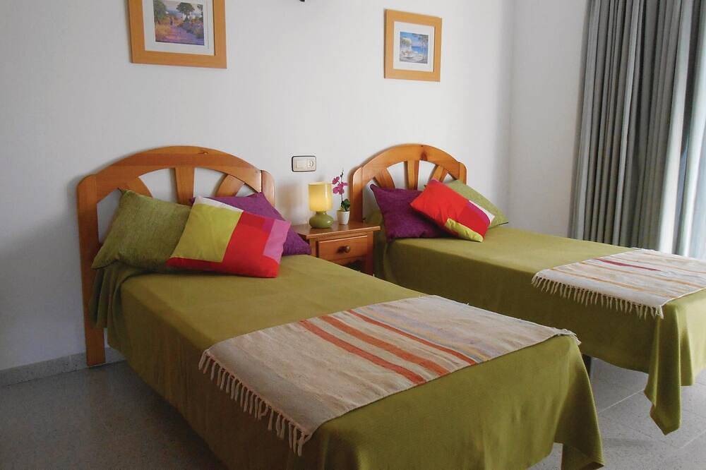Entire apartment, 1 bedroom nice apartment in Blanes in Els Pins Blanes, Blanes