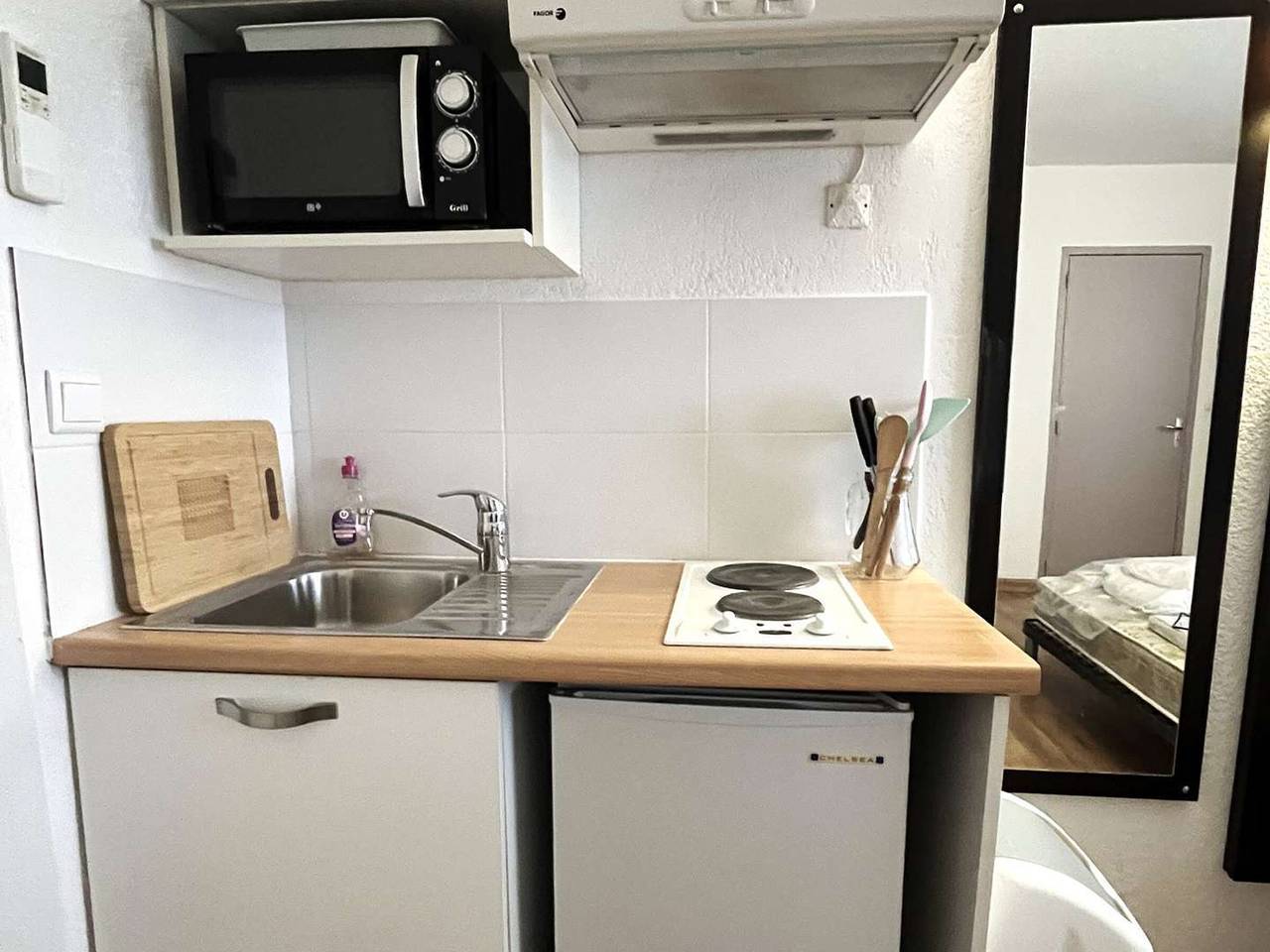 Ganze Wohnung, Gemütliches Studio in Saint-Florent mit Poolblick in Saint-Florent, Calvi und Umgebung