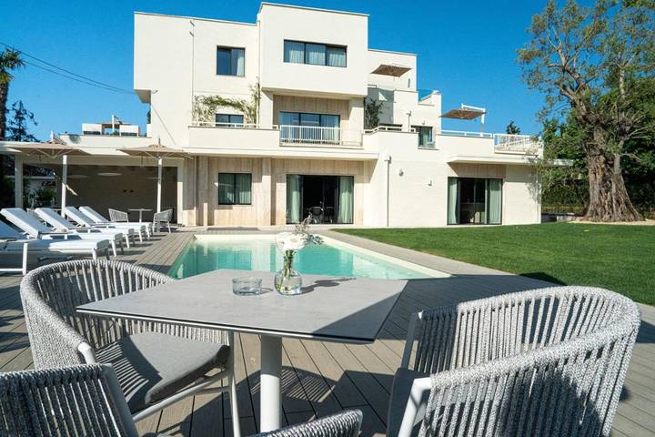 Appartamento per 4 persone, con piscina e panorama nonché giardino a Montesilvano