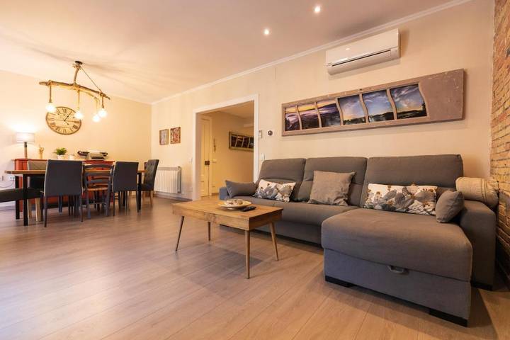 Apartamento para 8 personas, con Balcón además de Terraza y Vistas en Tremp