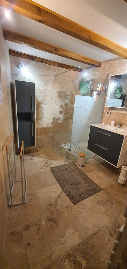 Location de vacances pour 6 personnes, avec jardin et vue à Cros - 2