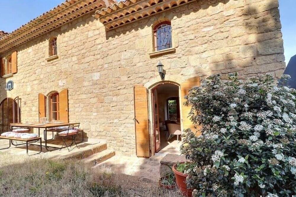 Family home on the heights of Miramas-Le-Vieux in the heart of Provence in Miramas, Istres region