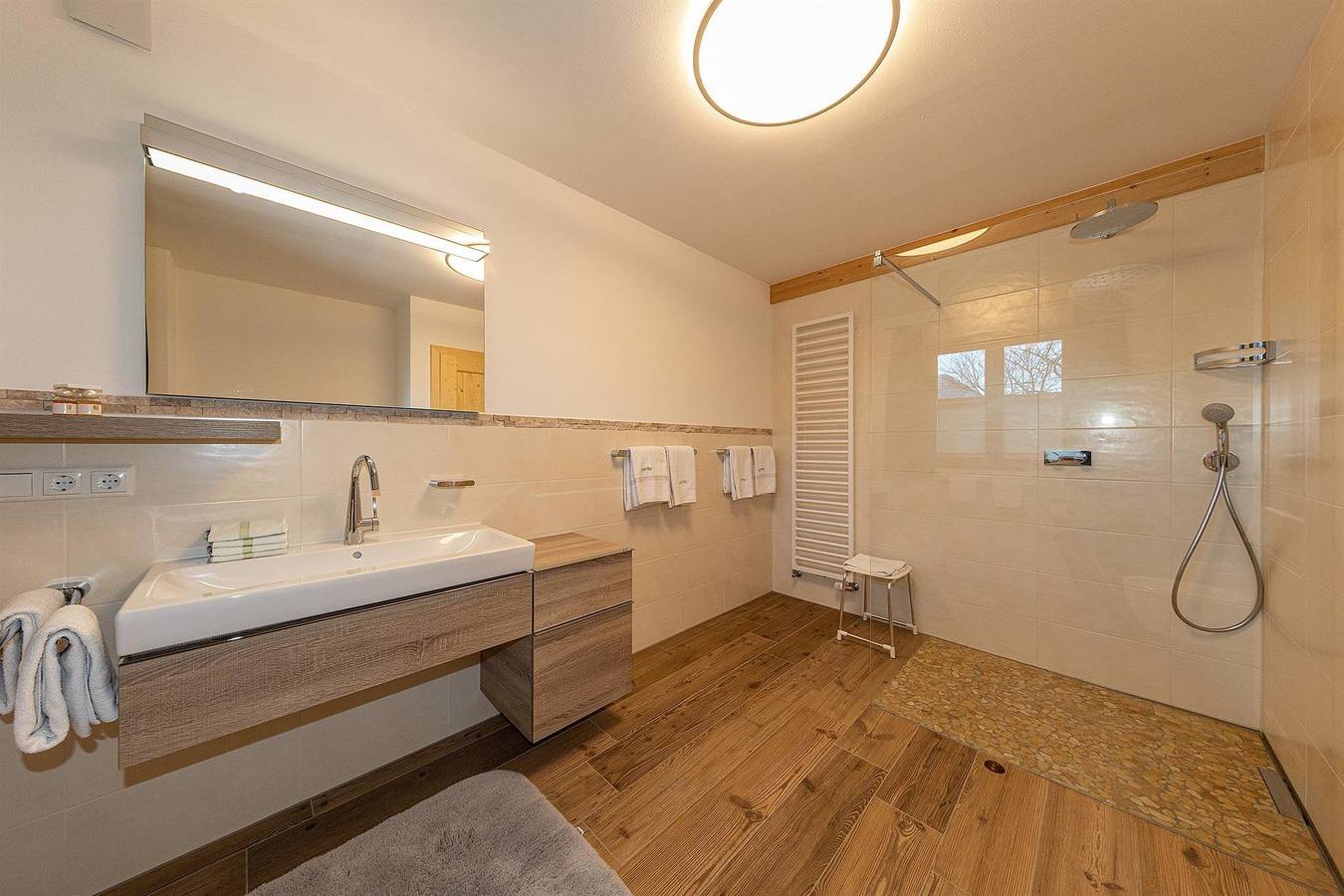 Ganze Ferienwohnung, "Stoaröserl"-  Fehaus/3 Schlafräume/Dusche,Wc in Mittenwald, Bayerische Alpen