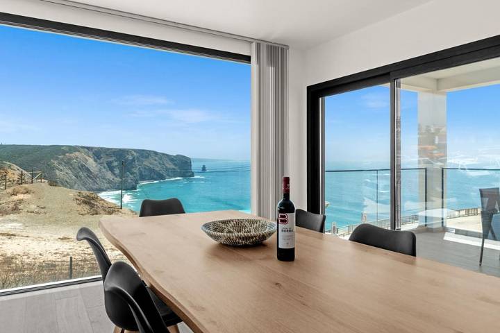 Ferienwohnung für 6 Personen, mit Balkon und Terrasse sowie Ausblick in Arrifana - 4
