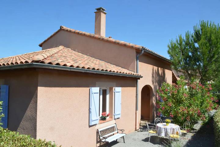 Gîte pour 6 personnes, avec piscine, adapté aux familles à Vallon-Pont-d'Arc - 4