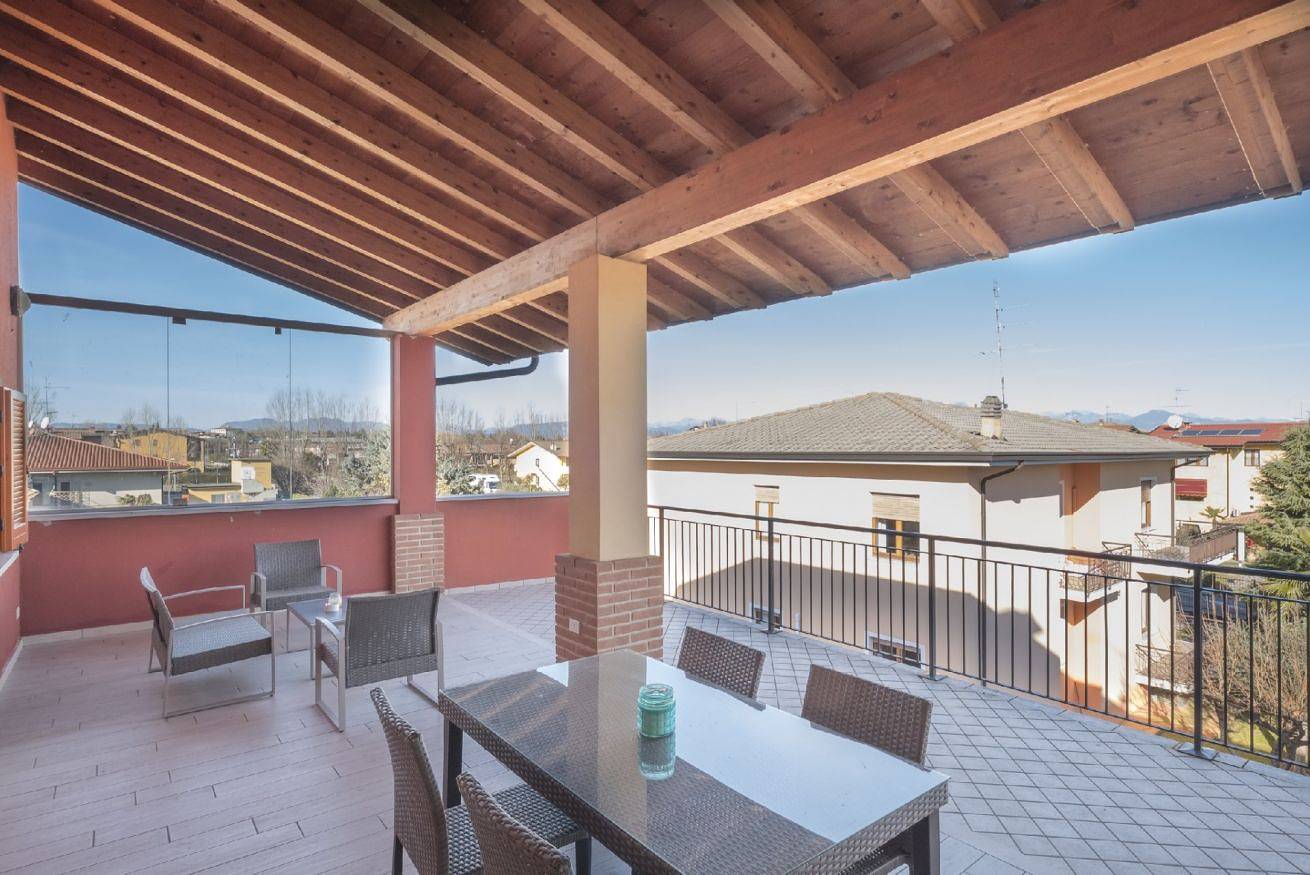 Appartement entier, Appartement de vacances pour 2 personnes avec piscine in Santa Maria di Lugana, Sirmione