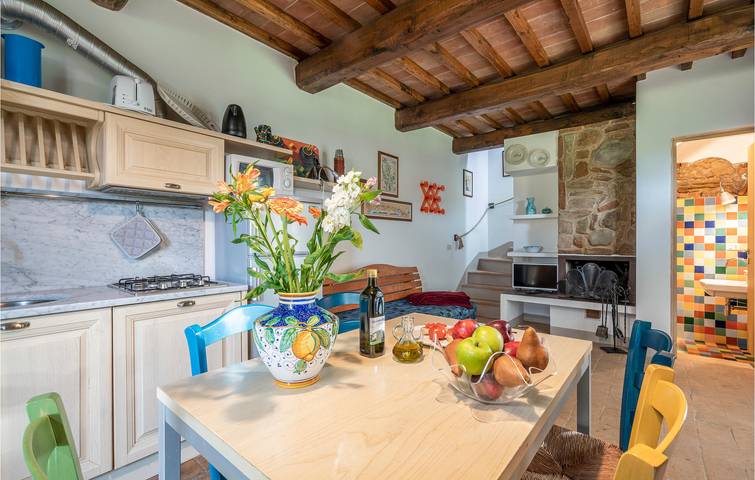 Rifugio a bordo piscina con parcheggio e internet in Montaione, Chianti