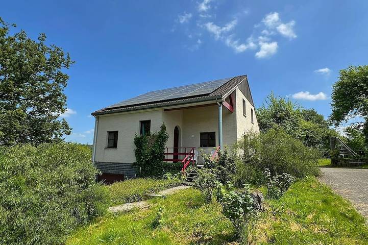 Location de vacances pour 10 personnes, avec terrasse à Hotton