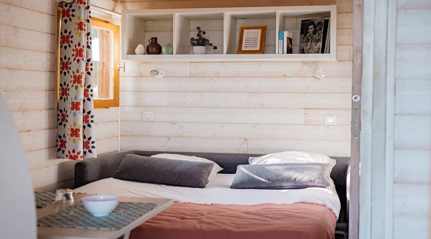 Zecamping 4* familial piscine couverte chalet Tv Bbq 18m2 2 pers in Laroque-des-Albères, Côte méditerranéenne (France)