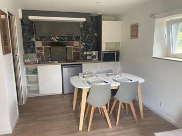 Gîte pour 4 personnes, avec vue et jardin à Iffendic