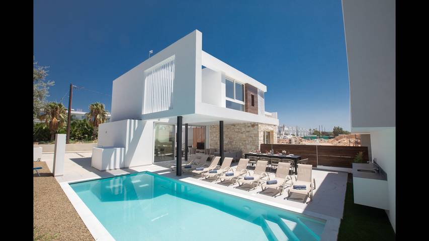 Ferienhaus für 12 Personen, mit Terrasse und Garten in Ayia Napa