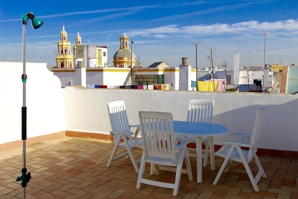 Apartamento entero, Súper céntrico con Terraza Privada y Wifi in Casco Antiguo, Sevilla