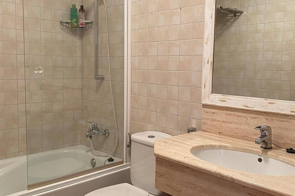 Entire apartment, Piso equipado para 4 personas en Corella in Corella, Navarra Province