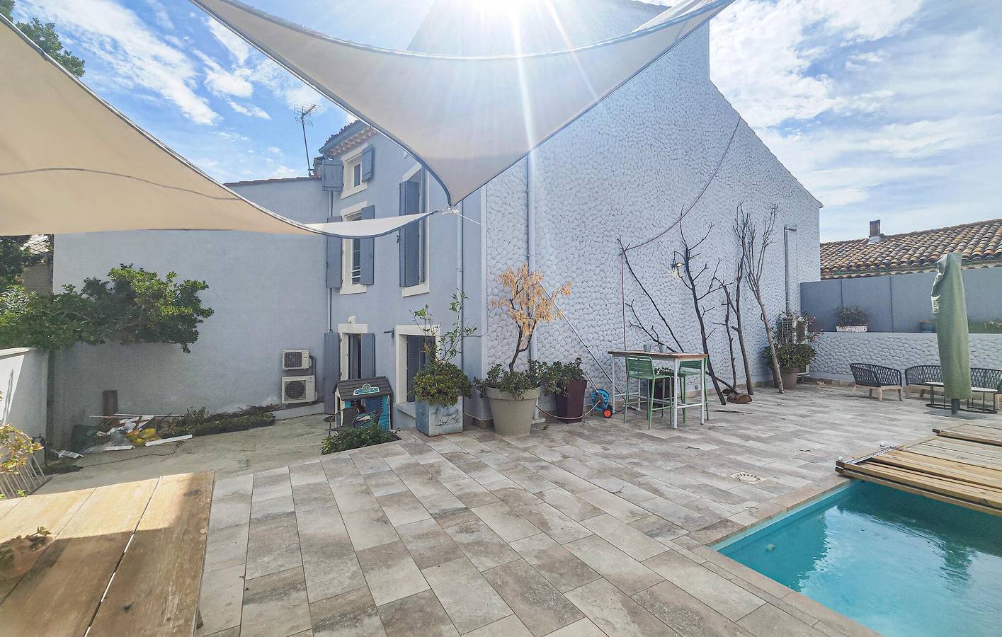 Acogedor Apartamento con Piscina a 2km del Centro de Puimisson in Pailhès, Region de Béziers