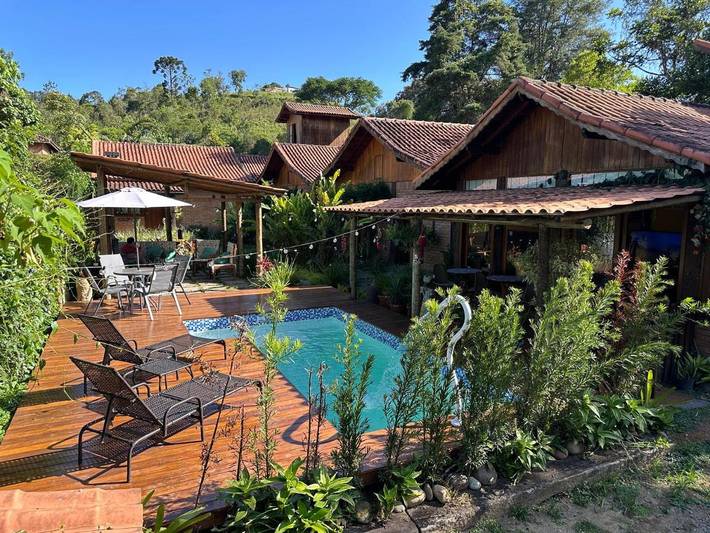 Casas e apartamentos de temporada para 2 pessoas, com jardim e jacuzzi e ainda balcão and piscina em Resende (Brasil)