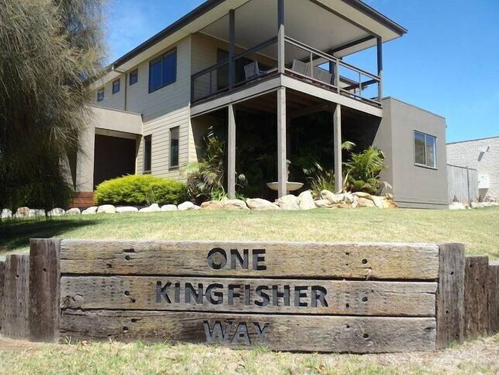 Holiday home for 15 people, with balcony and garden, with pets in Philip Island