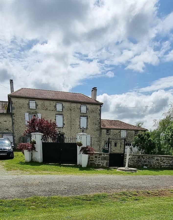 Cottage pour 2 personnes, avec jardin et vue à Oradour-Saint-Genest