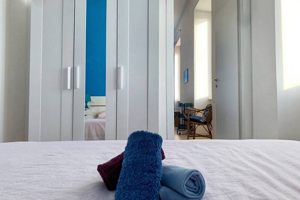 Entire apartment, The Window On The Sea - Amazing Apt. on the Beach in Ostia, Rome