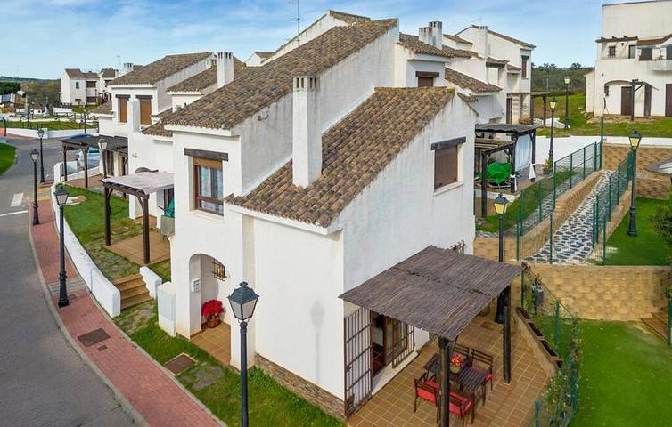 Casa rural para 7 personas, con vistas además de jardín y piscina en El Ronquillo - 4