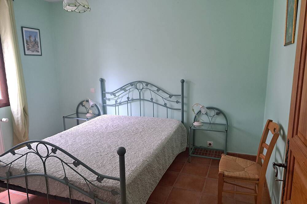 Quiet 2-Bedroom Villa in Montbrun-les-Bains, Nyons region