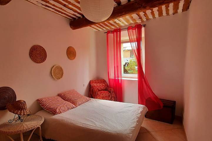 Villa pour 10 personnes, avec terrasse, animaux acceptés à Roussillon - 3