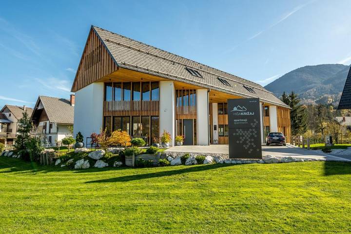 Gîte pour 4 personnes, avec sauna ainsi que vue et jardin dans Bohinjska Bistrica