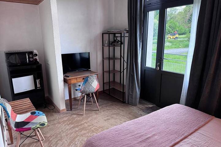 Appartement entier, Chambre double in Orcines, Parc naturel régional des Volcans d'Auvergne