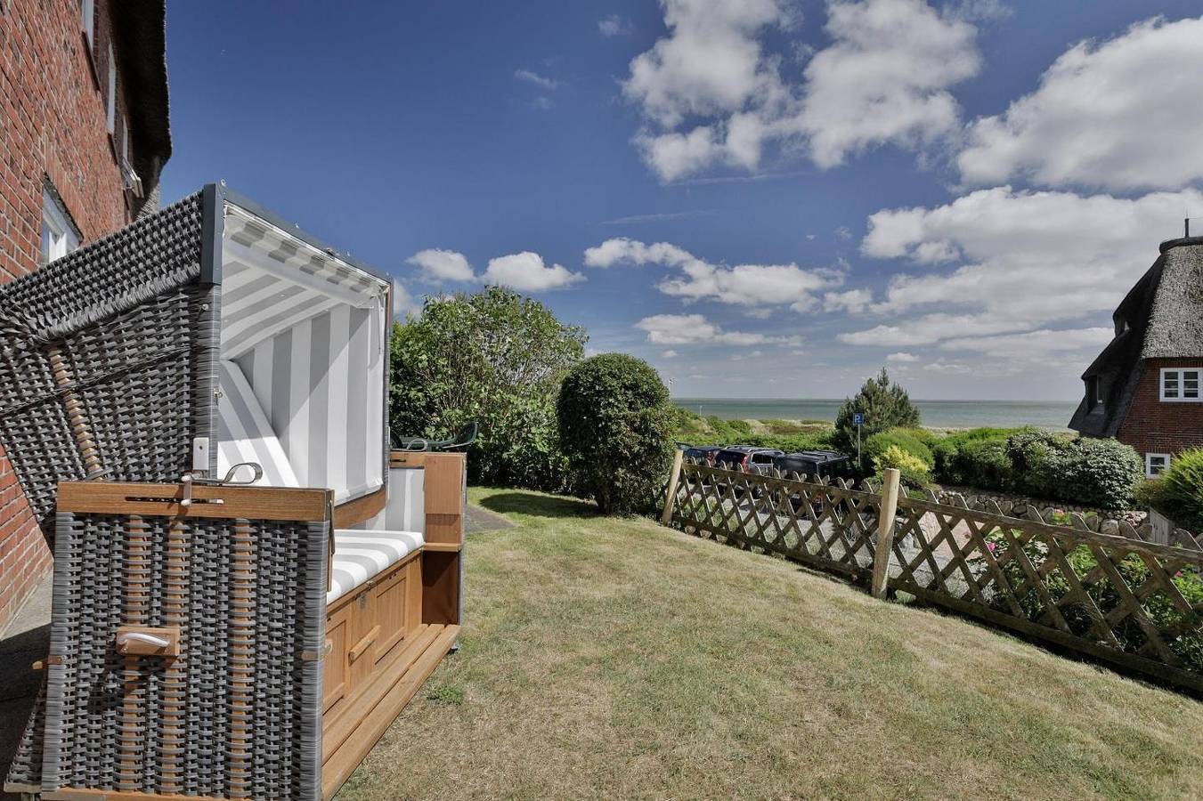 Schönes Reetdachhaus für 6 Pers. mit Meerblick, Garten, Wlan, Haustiere erlaubt. in List (Sylt), Sylt