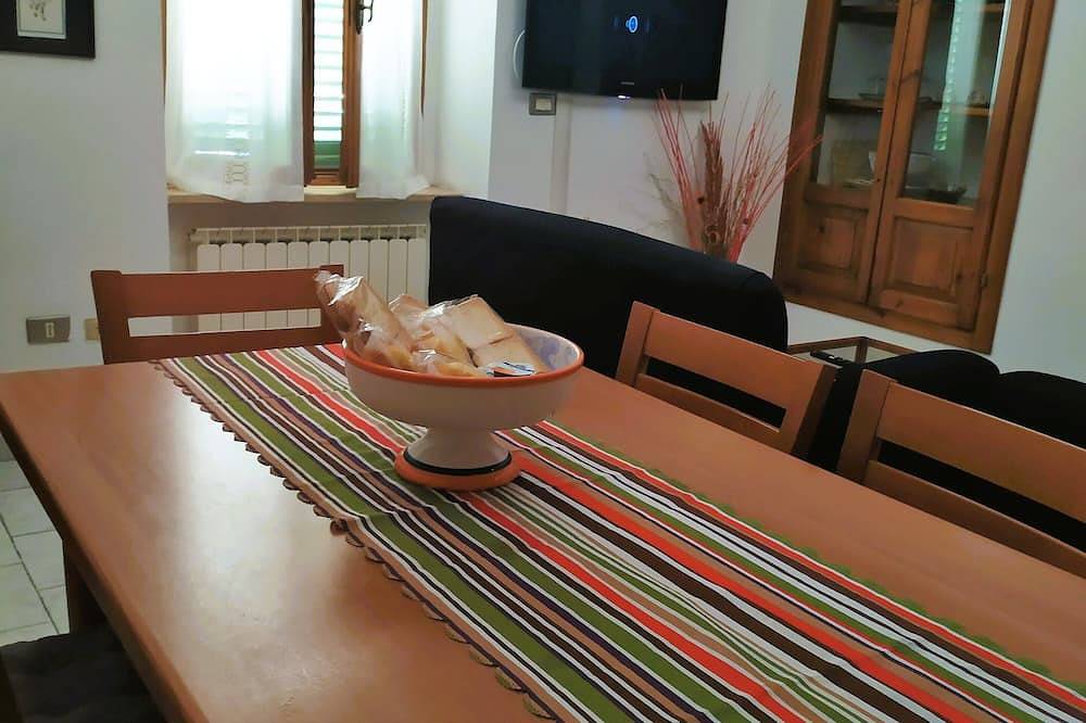 Entire apartment, Fantastic appartment in historical Center-Free Parking available few meters away in Spoleto, Perugia Province