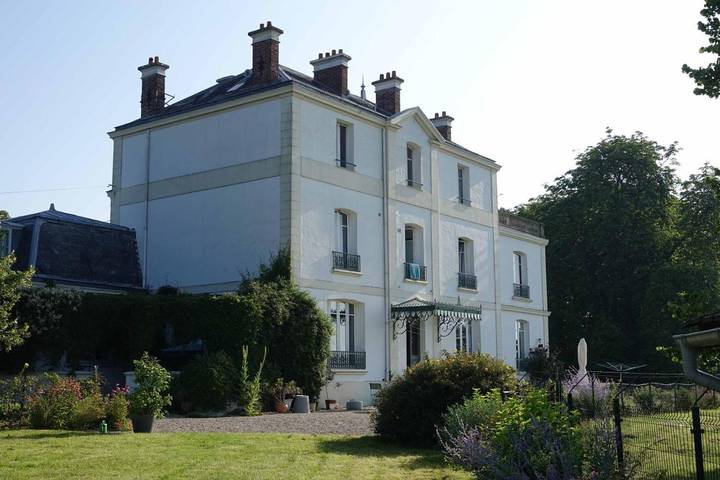 Chambre d’hôte pour 2 personnes, avec Terrasse ainsi que Jardin et Vue à Chelles