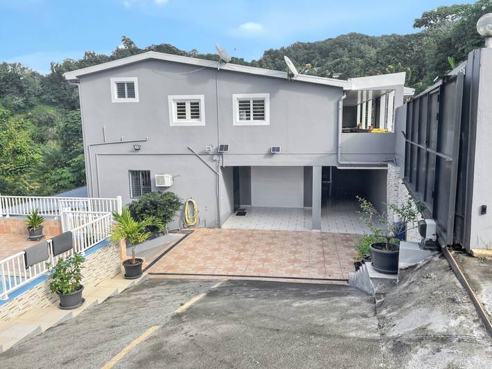 Location de vacances pour 8 personnes, avec piscine à Saint-Esprit (homonymie) - 2