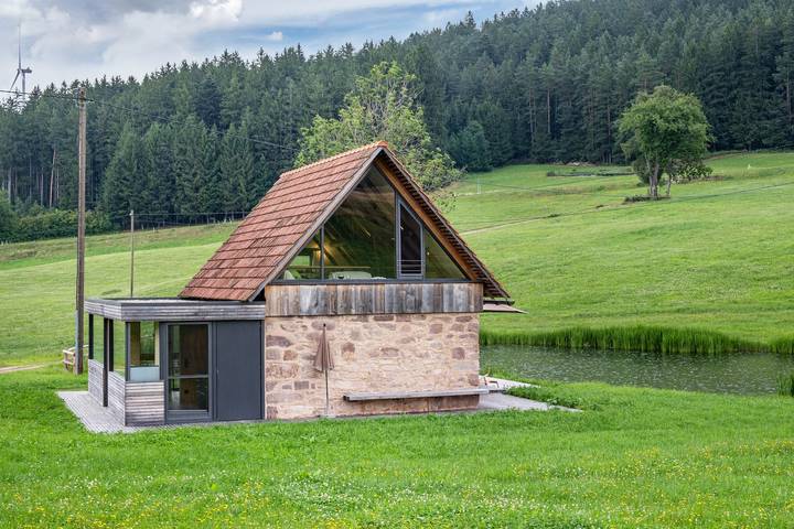 Bauernhof für 5 Personen, mit Balkon und Garten sowie Seeblick
