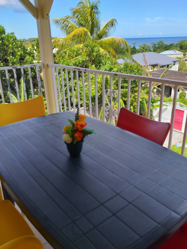 Gîte pour 4 personnes, avec terrasse à Sainte-Rose - 2