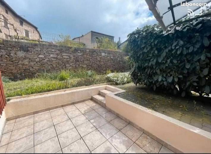 Location de vacances pour 4 personnes, avec jardin ainsi que balcon et vue à Massiac - 4