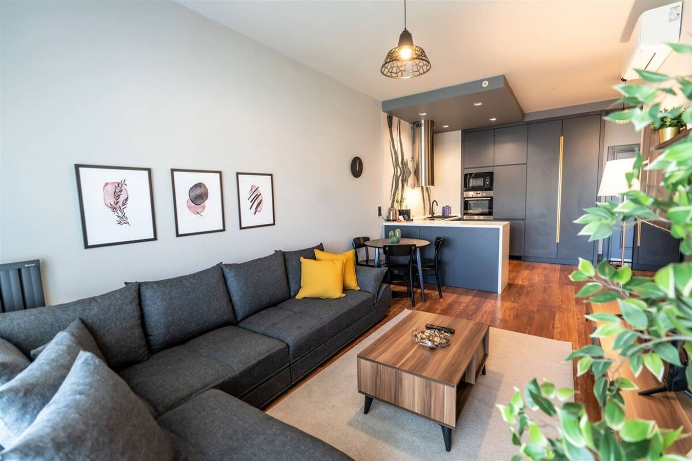 Ganze Wohnung, Ferienwohnung für 3 Personen mit Terrasse in Beyoğlu, Istanbul