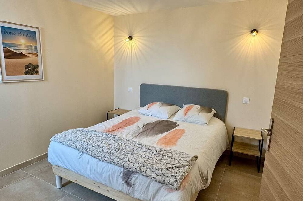 Apartamento entero, Les 4 Sources / Apartment with a view, terrace, air conditioning, and private parking in Villelaure, Parque natural regional del Luberon